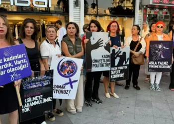 Kuşadası’nda ki Nebahat cinayetine kadınlardan tepki