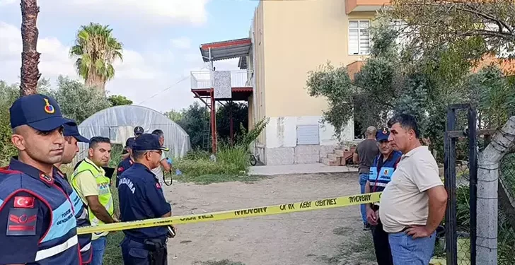 Çocukların oynadığı tüfek ateş aldı