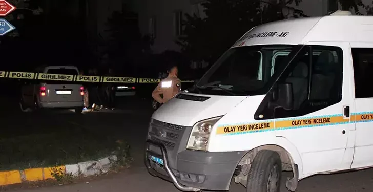 Damadına ateş ederken ona siper olan kızını da vurdu