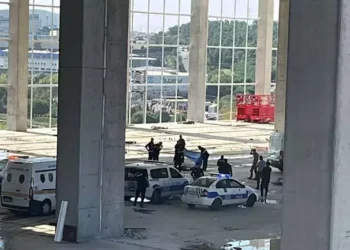Çalıştığı inşaatta 14 metre yükseklikten düştü