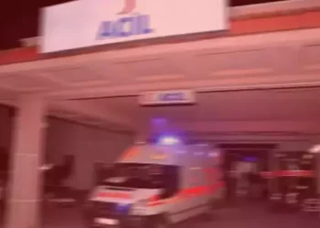 40 öğrenci 'gıda zehirlenmesi' şüphesiyle hastaneye başvurdu
