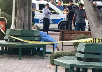 Anne ile 2 kızına mezarlıkta infaz