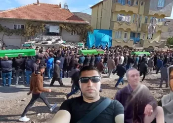 Kazada hayatını kaybeden 5 kişi toprağa verildi