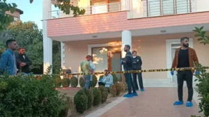 Oğlunun, eşinin ve kendi hayatına son verdi