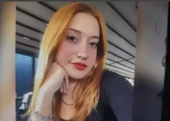 Motosiklet ağaca çarptı 2 kişi hayatını kaybetti