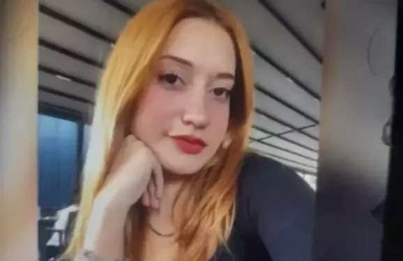 Motosiklet ağaca çarptı 2 kişi hayatını kaybetti