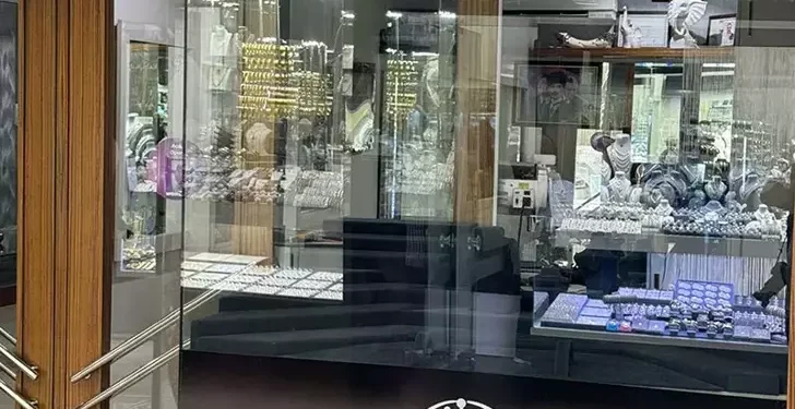 Topladığı altınlarla kaçtı