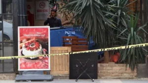 Barışma teklifini reddeden eski sevgilisini vurdu