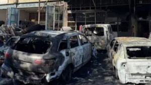 Çıkan yangında 9 araç kullanılamaz hale geldi