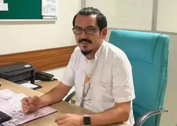 Doktor evinde ölü bulundu