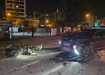 Otomobille çarpışan motosikletin sürücüsü öldü