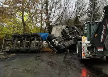TIR'da sıkışan ve üzerine 'sülfürik asit' dökülen şoför öldü