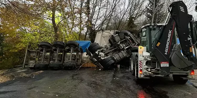 TIR'da sıkışan ve üzerine 'sülfürik asit' dökülen şoför öldü