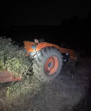 Devrilen traktör sonu oldu