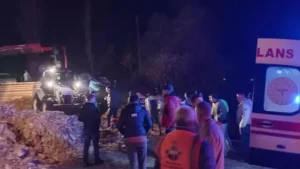 Kazaya müdahale eden polislere TIR çarptı: 1 şehit