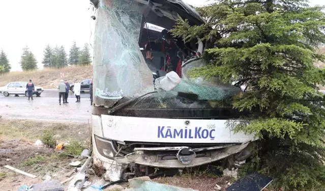 Yolcu otobüsü takla attı; 1 ölü, 42 yaralı