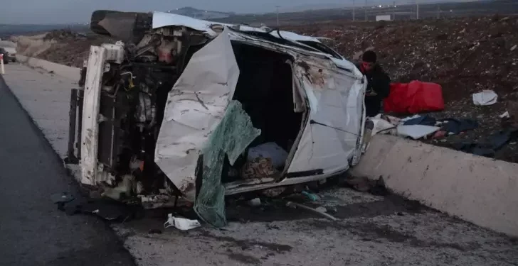 Otomobil takla attı 5 yaralı