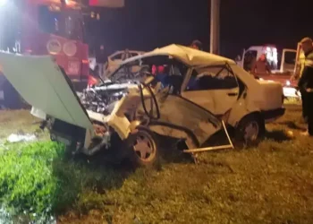 2 otomobilin çarpıştığı kazada karı- koca öldü