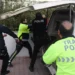 ‘Yarın kıyamet kopacak' diyerek çaldığı minibüsle kaçtı