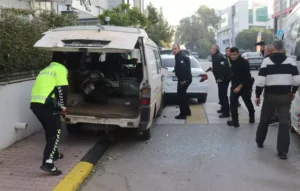 ‘Yarın kıyamet kopacak' diyerek çaldığı minibüsle kaçtı