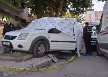 Eski sevgilisini öldürdükten sonra intihar etti