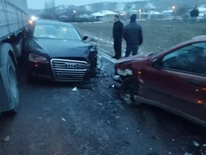 Çorum’un Sungurlu ilçesinde 4 aracın karıştığı trafik kazasında, Tokat Belediye Başkanı Mehmet