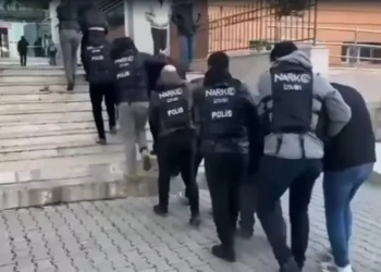 Uyuşturucu satıcılarına operasyon; 13 tutuklama
