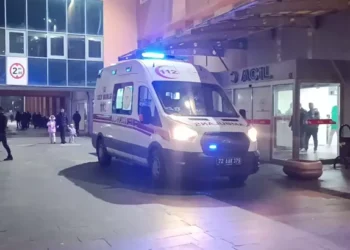 Tarlada çalışırken ayaklarını çapa makinesine kaptırdı