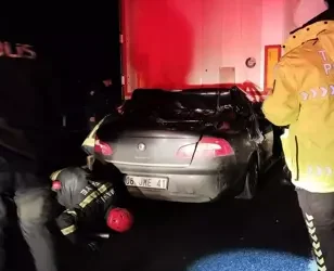 TIR'a arkadan çarpan otomobilin sürücüsü hayatını kaybetti