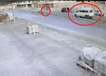 Minibüsün çarptığı Hatice öğretmen öldü