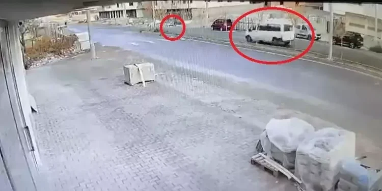 Minibüsün çarptığı Hatice öğretmen öldü