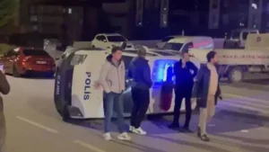 Polis aracı ile otomobil çarpıştı: 2'si polis 6 yaralı