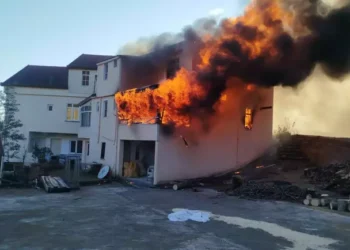 Sobadan çıkan yangından evleri küle döndü: 1 kişi öldü