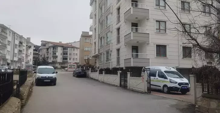 Evinde tabancayla vurulan hamile kadın hastanede öldü