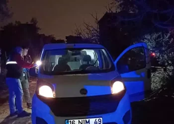 Araçta tartıştığı kişiyi öldürdü