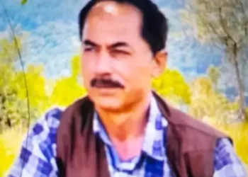 Mahalle bakkalı tabancasını temizlerken kendini vurdu