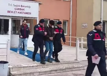 Kendini 'komiser' olarak tanıtıp, 1 milyon lira dolandırdı