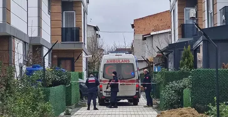 Villada anne ve kızı ölü, baba ise ağır yaralı bulundu