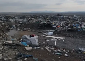 4 yaşındaki oğlunu öldürüp çöplüğe attı