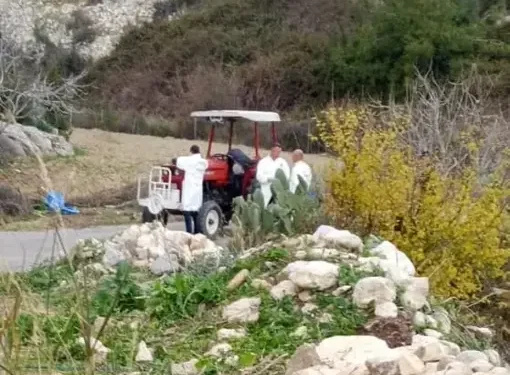 Traktörle kabir ziyaretinden dönerken öldürüldü
