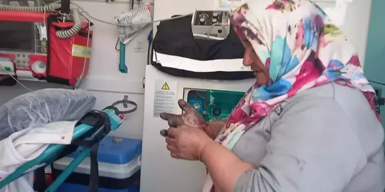 Yangında Ecrin öldü, 4'ü çocuk 5 kişi dumandan etkilendi