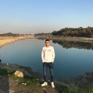Adana’nın Kozan ilçesinde alkollü sürücünün kullandığı otomobil ile çarpışan motosikletin