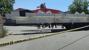 Kocaeli’nin Gebze ilçesinde meydana gelen feci kazada, kaldırımda yürüyen 16