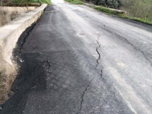 İncirliova’da ölüm köprüsü! Her geçişte yürekler ağza geliyor İncirliova’da ölüm köprüsü! Her geçişte yürekler ağza geliyor