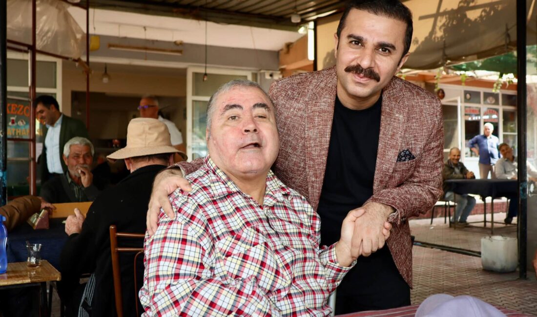 Koçarlı’da gönüllere dokunan kaymakam Aydın’ın Koçarlı ilçesinde Kaymakam Ramazan Taşkın, vatandaşlarla bir araya gelmeye