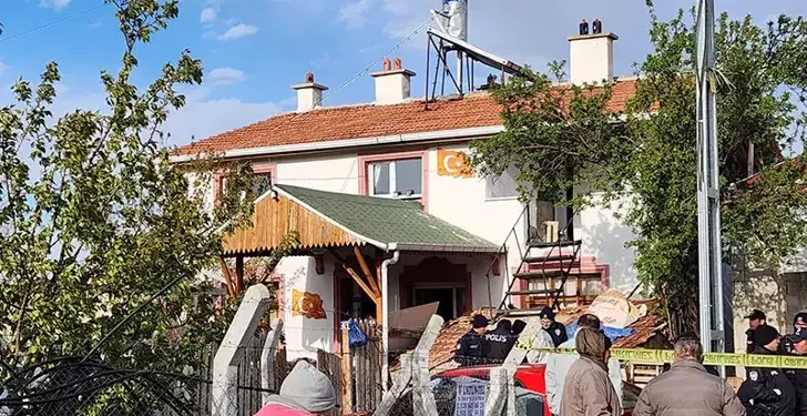 Eşini öldürüp, intihar etti