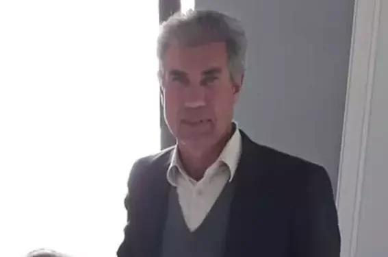 Yem karma makinesine düşüp öldü