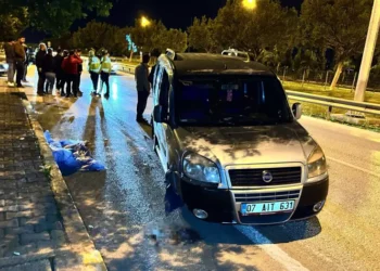 Kaldırıma çarpan araçtan fırlayan Buse öldü