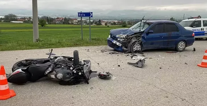 Otomobille motosiklet çarpıştı: 2’si ağır 6 yaralı