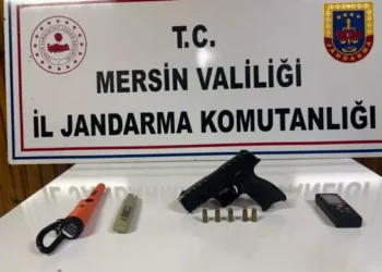 Eski vali ile emekli albay, kaçak kazıda yakalandı